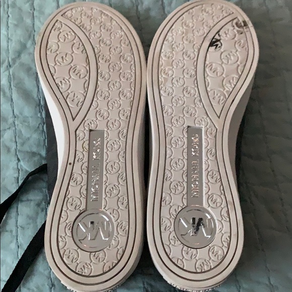 Micheal Kors shoes - Picture 3 of 3